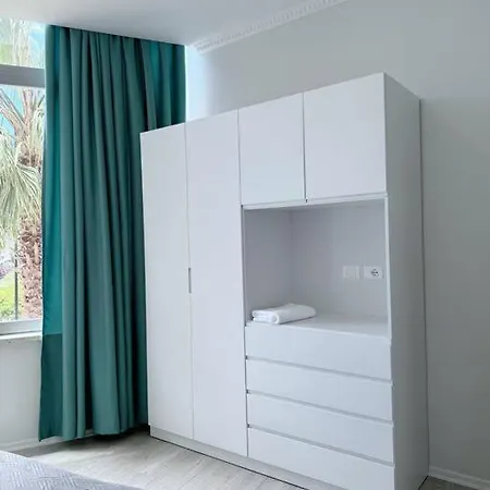 Aem 1 Bedroom Apt #6 아파트