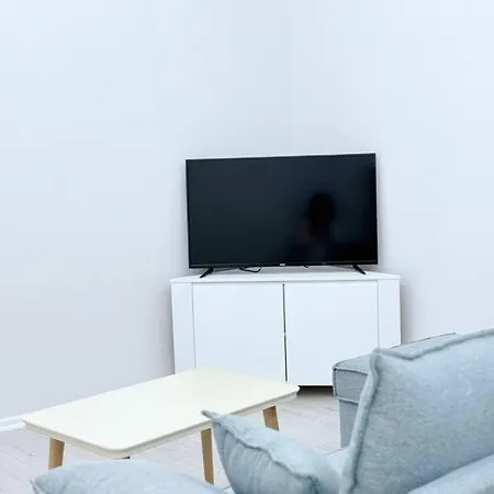아파트 Aem 1 Bedroom Apt #6 골렘