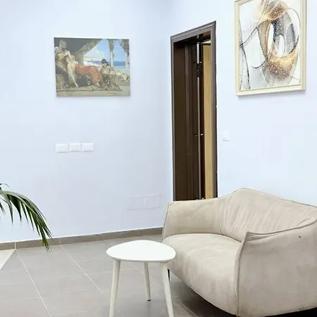 Aem 1 Bedroom Apt #6 * 골렘